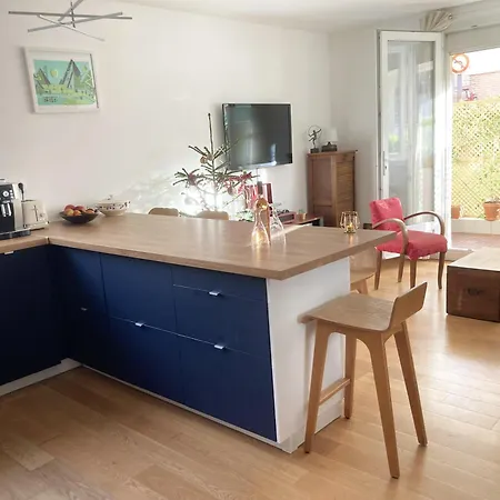 Familial Avec Terrasse Et Parking Vincennes